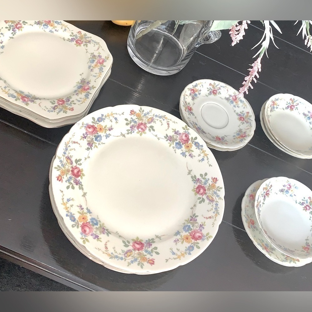 KPM Royal Ivory- Riviera Floral Pattern Set of 4 China